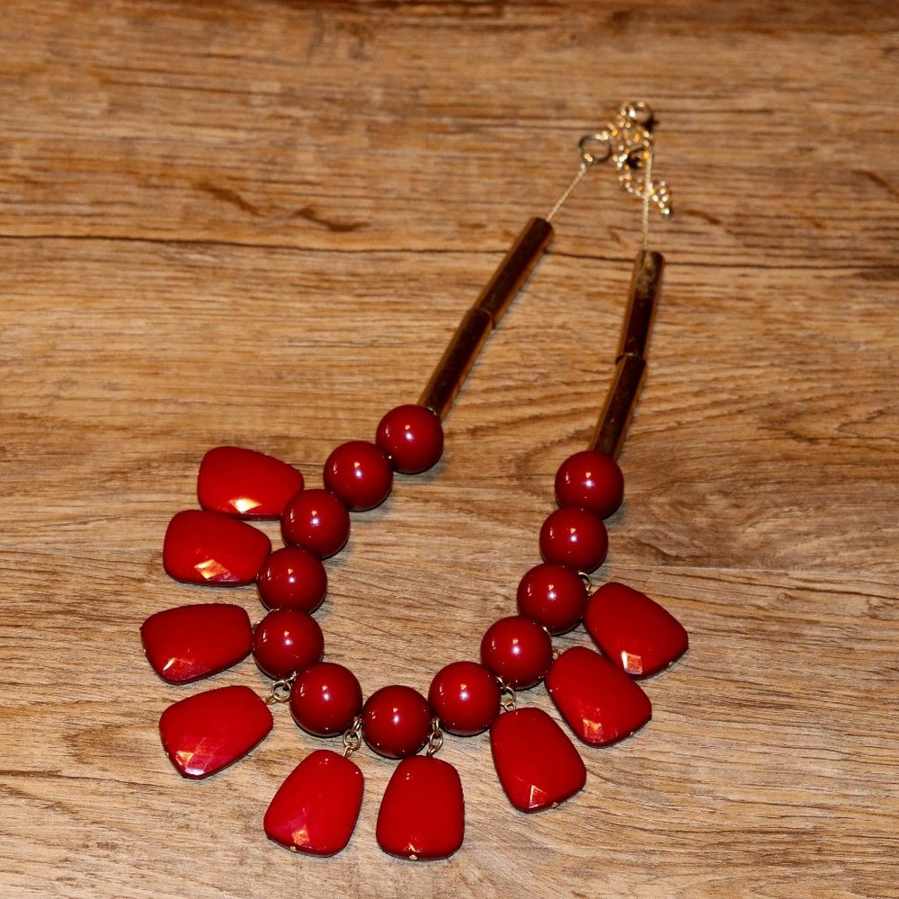 GOLD & MAROON NECKLACE